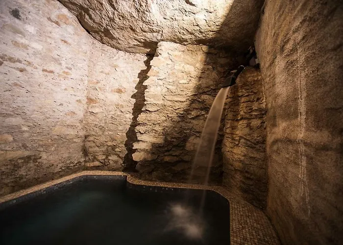 Camping/ Thermalbad Mit Oda ve Kahvaltı Brigerbad